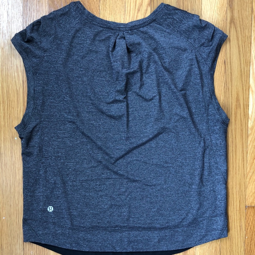 Lululemon t-shirt